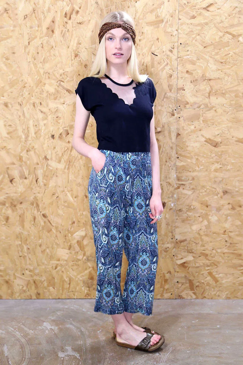 High Waisted Cut Off Trousers in 70s Floral Print